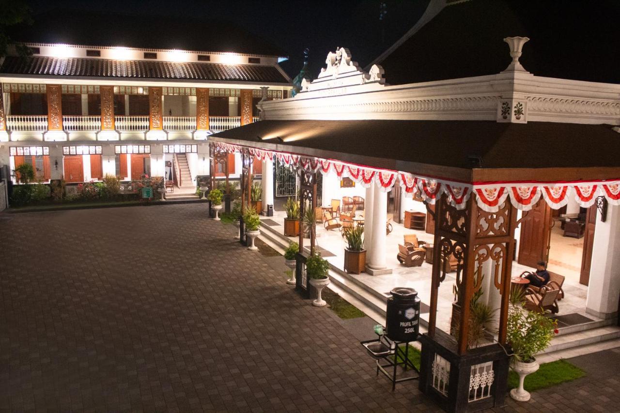 Daroessalam Syariah Heritage Hotel Pasuruan Exterior foto
