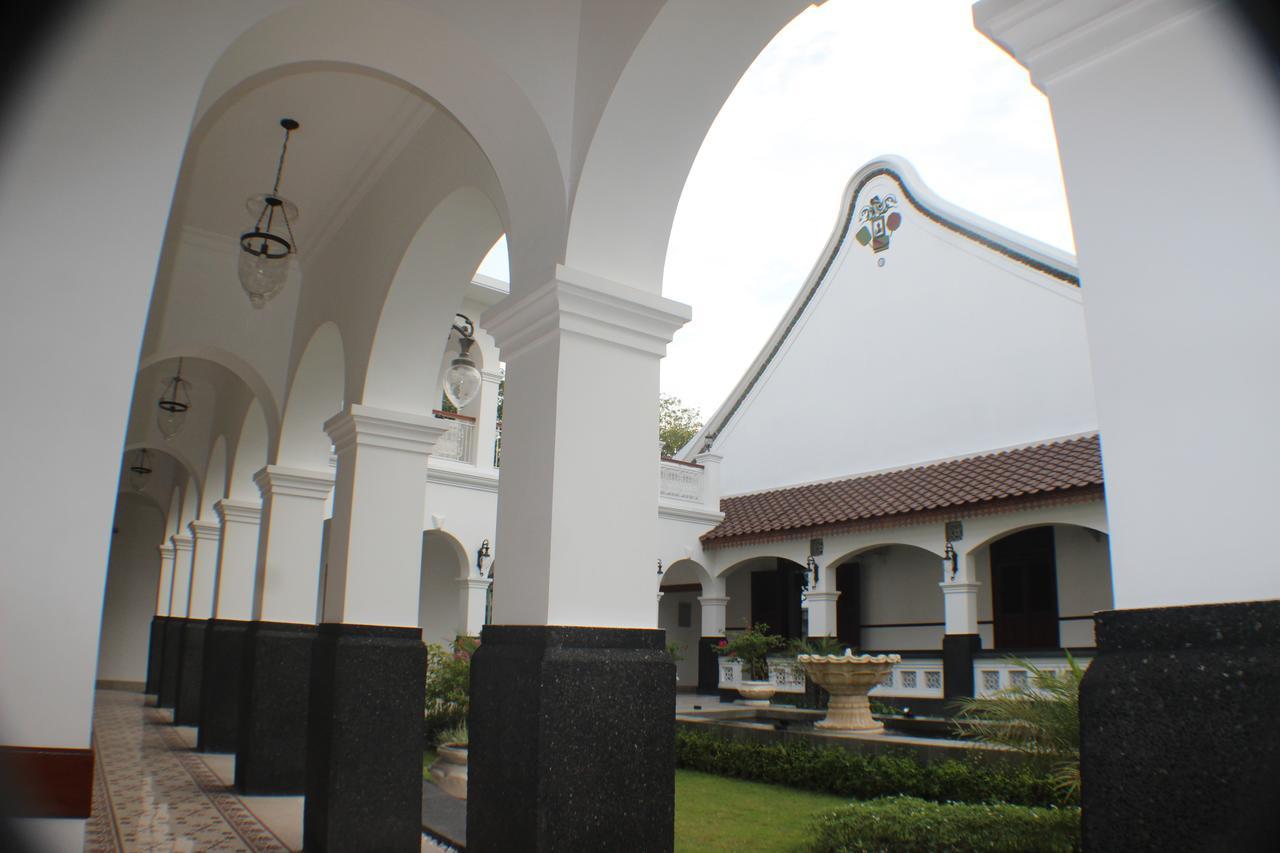 Daroessalam Syariah Heritage Hotel Pasuruan Exterior foto