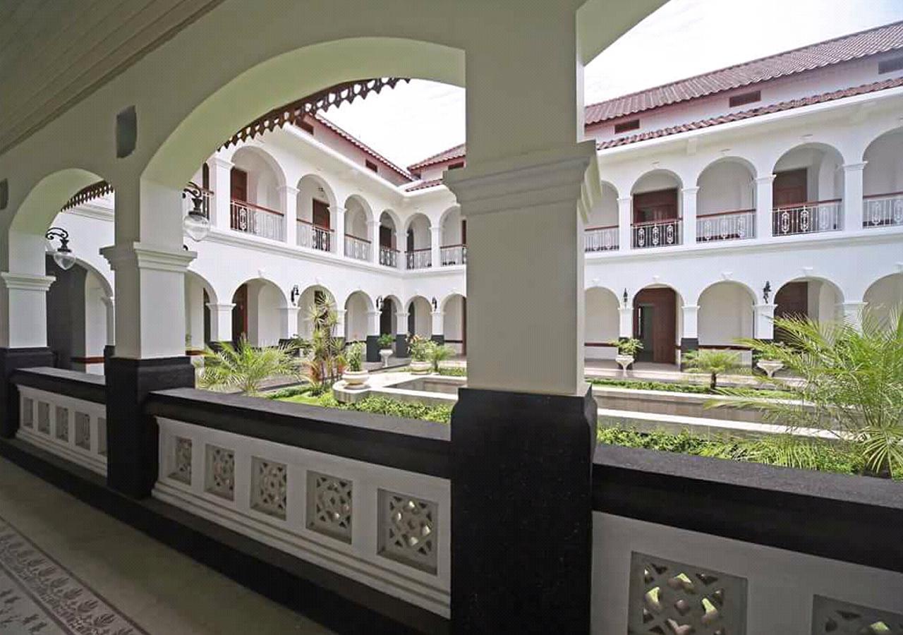 Daroessalam Syariah Heritage Hotel Pasuruan Exterior foto