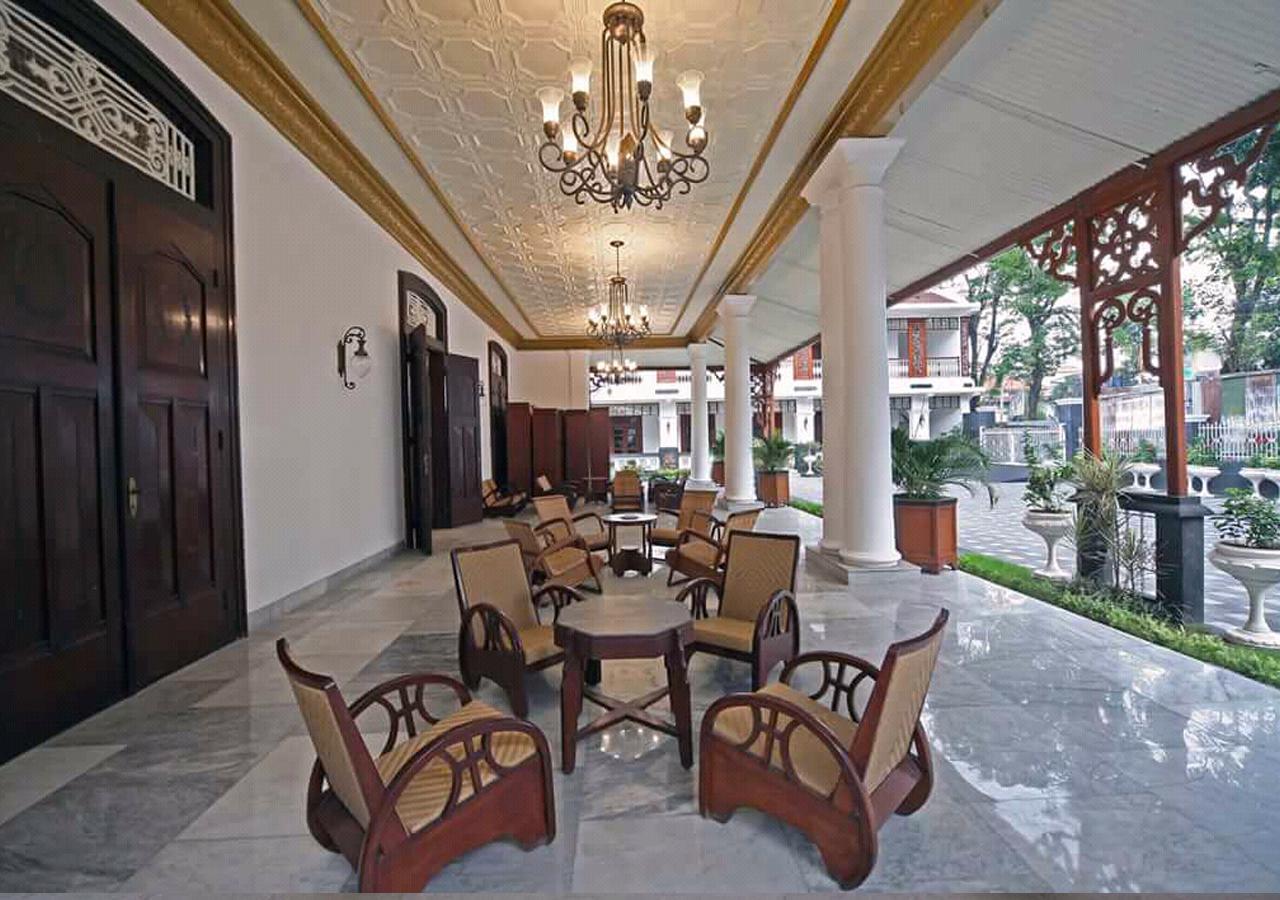 Daroessalam Syariah Heritage Hotel Pasuruan Exterior foto